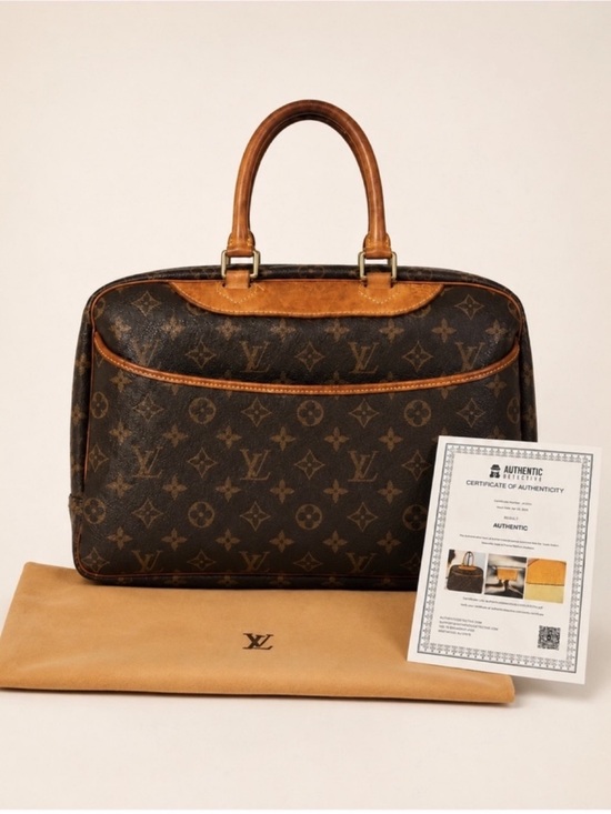 Louis Vuitton Handbags - Louis Vuitton Deauville M47270 Monogram Vanity Travel Bag COA